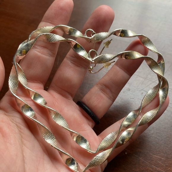 Large hoop earrings shape of HEARTS on ear wire - Picture 1 of 3